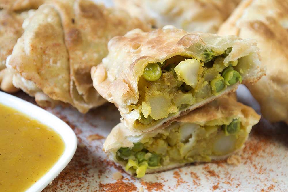 Vegan Samosas Recipe with potatoes and peas