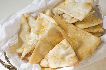Roasted Garlic Pita Chips Recipe